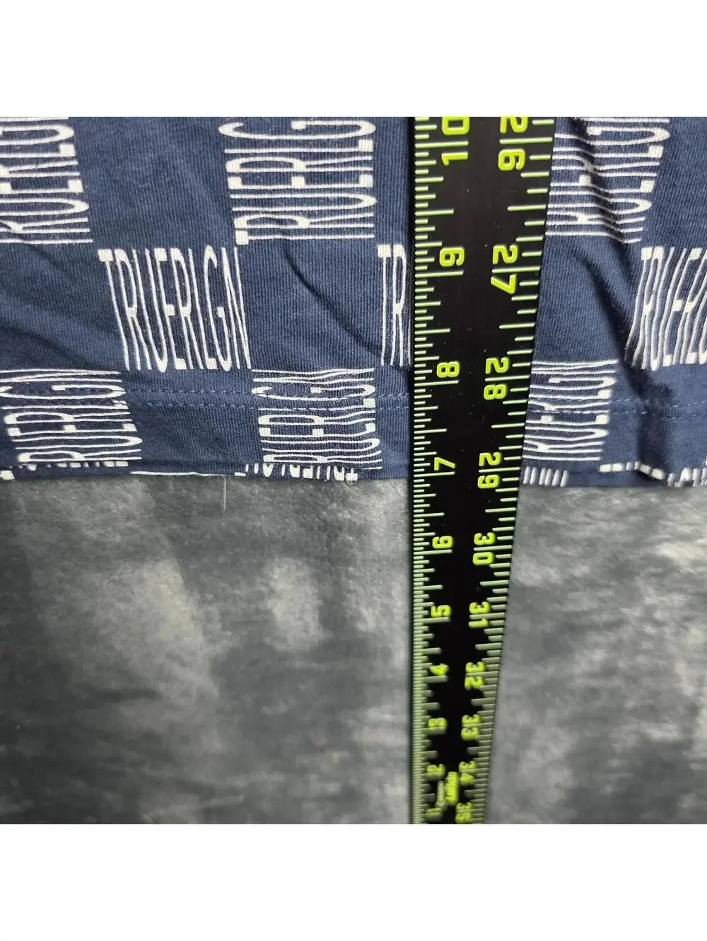True Religion AOP T-Shirt Mens Sz L.